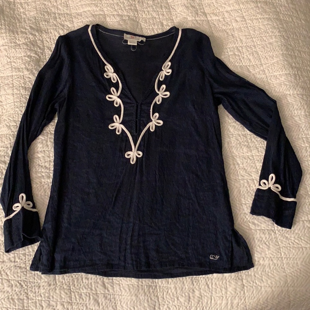 Vineyard vines top